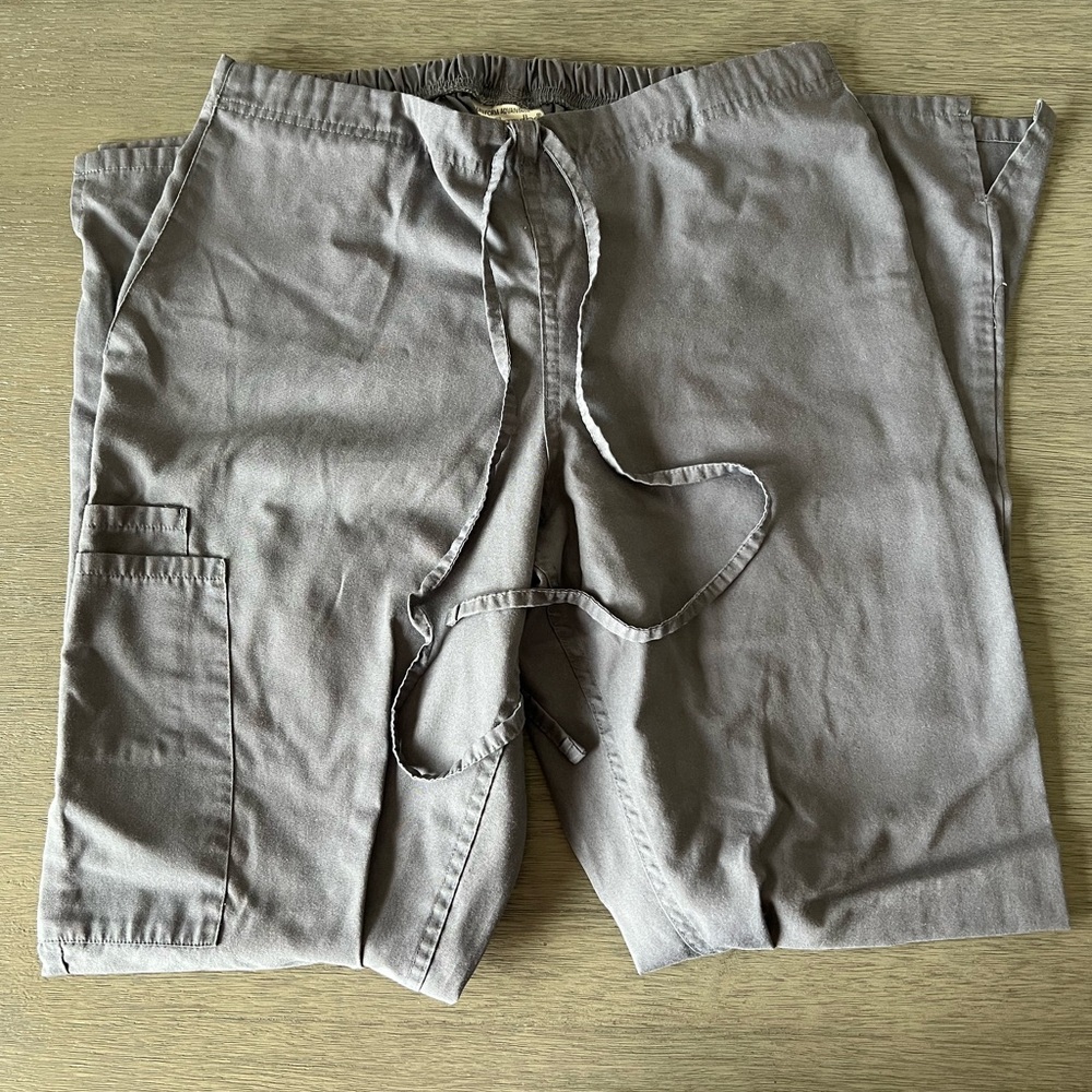 Gray scrub Pants, good condition, unisex, Small tall